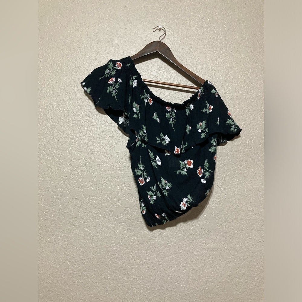 One shoulder ruffle blouse black with flower design, NEW!!!  Y2K